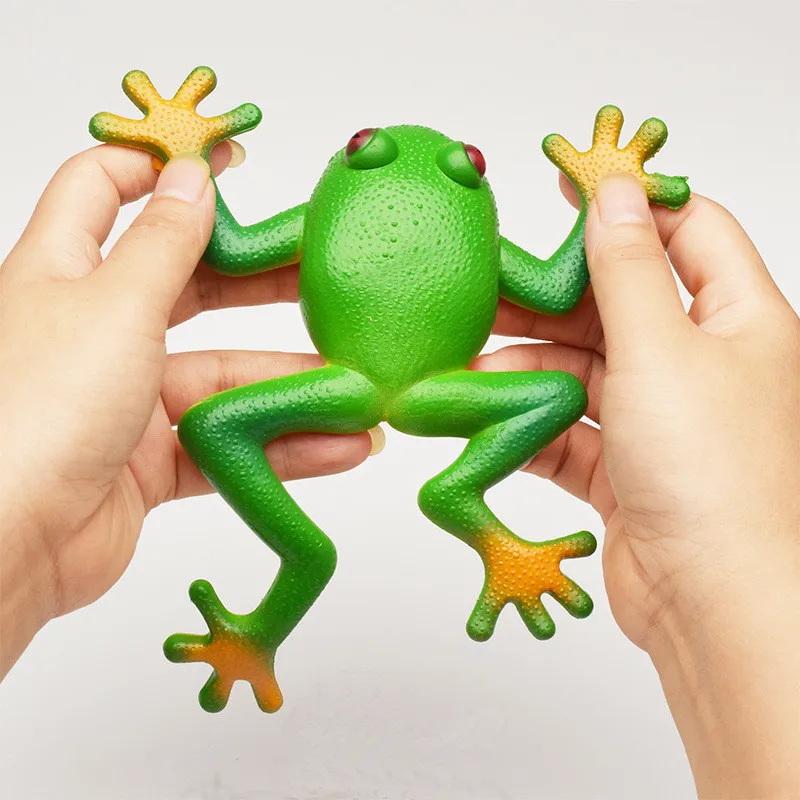 15*15cm Tricky vent toy Frog Model Plastic Kids Toy Sets Gift Emulation Education Rainforest Green Gold Frog Landscape Decor