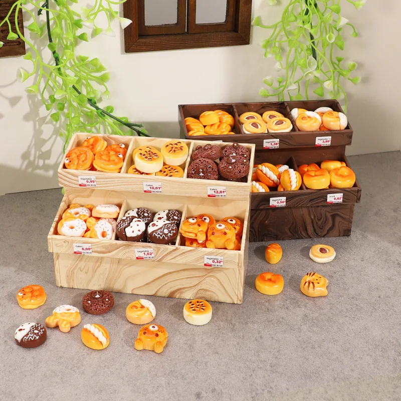 Hot Sale Simulated Miniature Bread Snacks Dessert Models Bakery Decorations Cute Cartoon Mini Playhouse Doll House Scenes