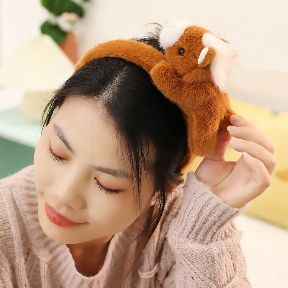 الكرتون الحصان الشعر هوب التميمة المهر 2026 السنة الجديدة عقال بلون السنة الجديدة خوذة تأثيري لوازم