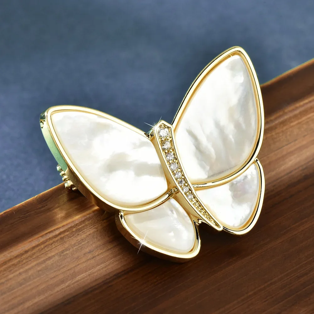 2025 A delicate and natural mother-of-pearl butterfly brooch, a high-end and elegant suit accessory pin