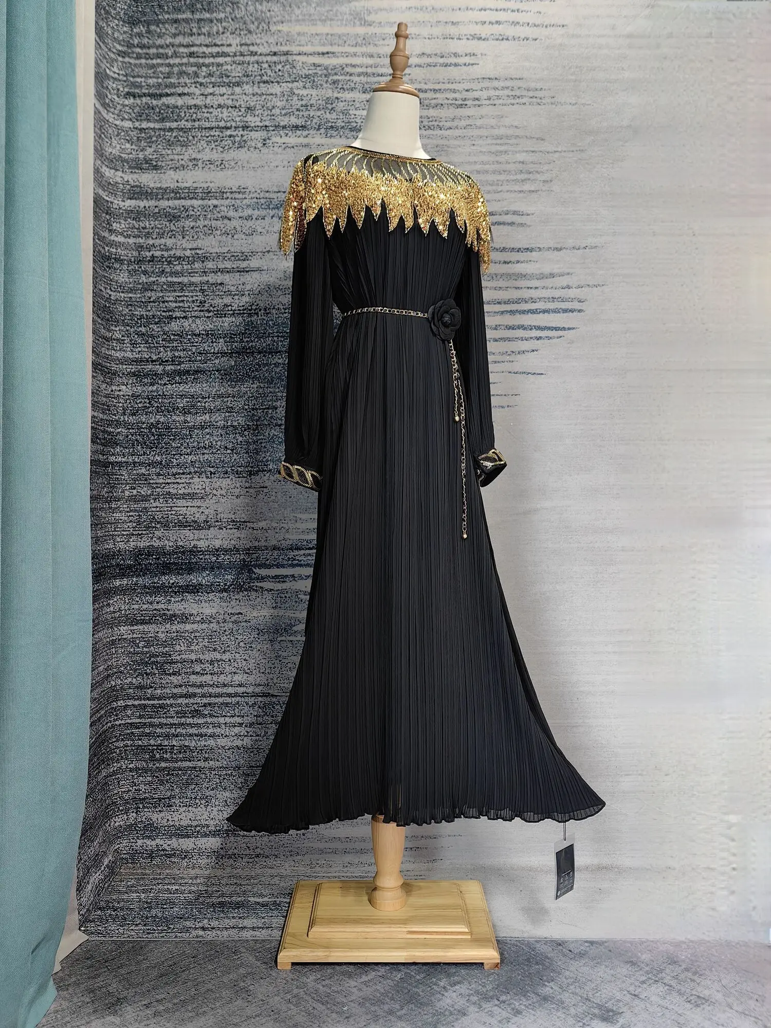 Autumn Muslim Style Golden Beaded Diamonds Pleated Prom Evening Dress Women Loose Big Size Long Sleeve A Line Party Dresses