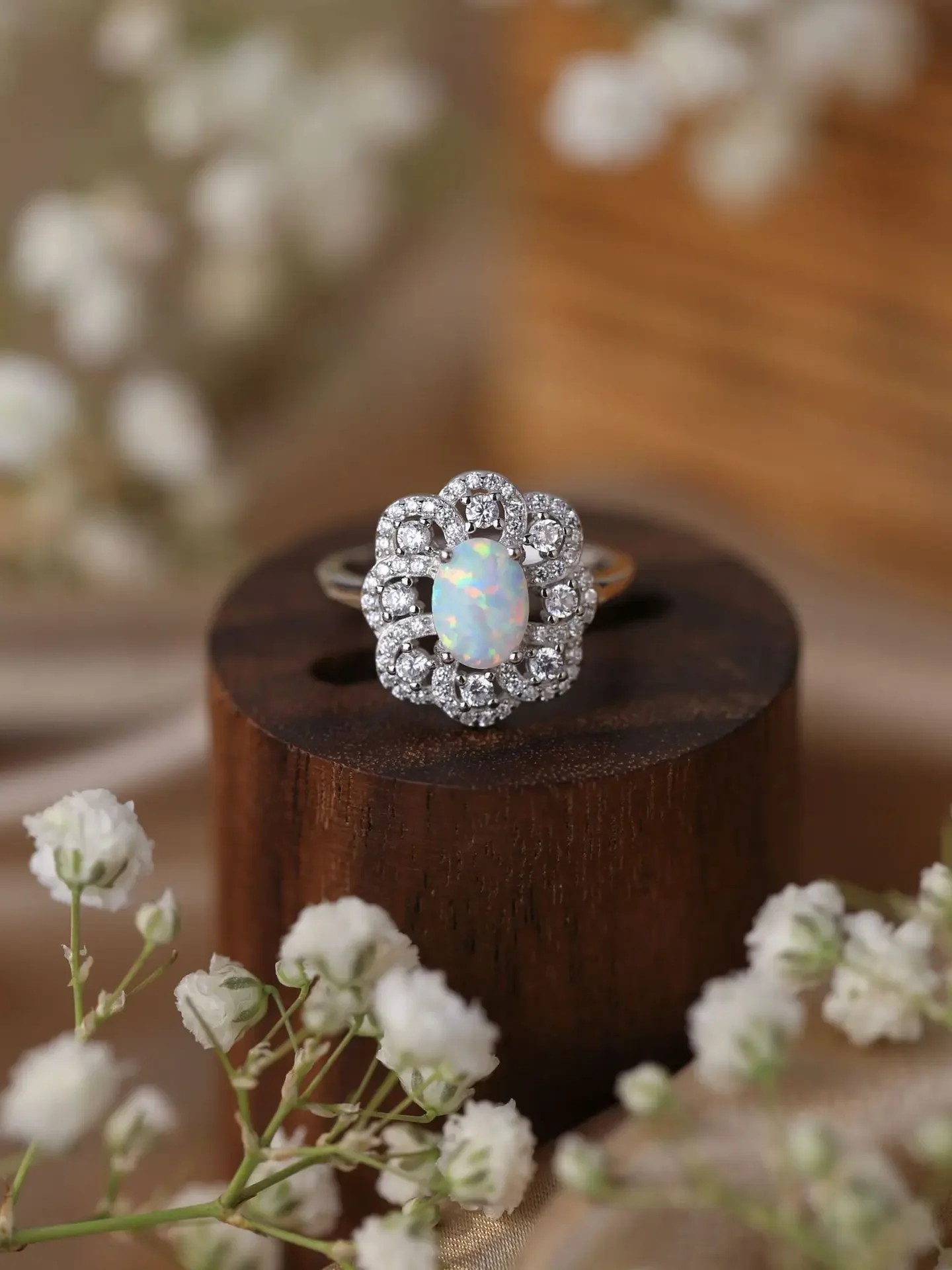 925 Sterling Silver Women's "Daisy“ Ring with Dazzling White Opal and Zircon, Noble Lovely for Daily or Party