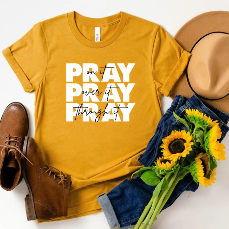 Tees cristãos religiosos para mulheres, Pray on It Shirt, Pray Over It Shirts, Roupas cristãs, Verso da Bíblia, Presentes Inspirados