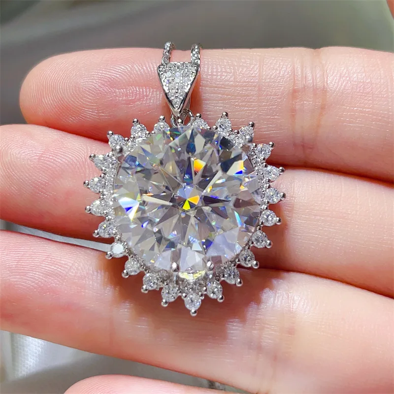 20 قيراط مويسانيتي مختبر الماس القلب قلادة قلادة فاخرة s925 الفضة مويسانيتي الأبيض الأخضر قلادة كبيرة غرامة مجوهرات GRA