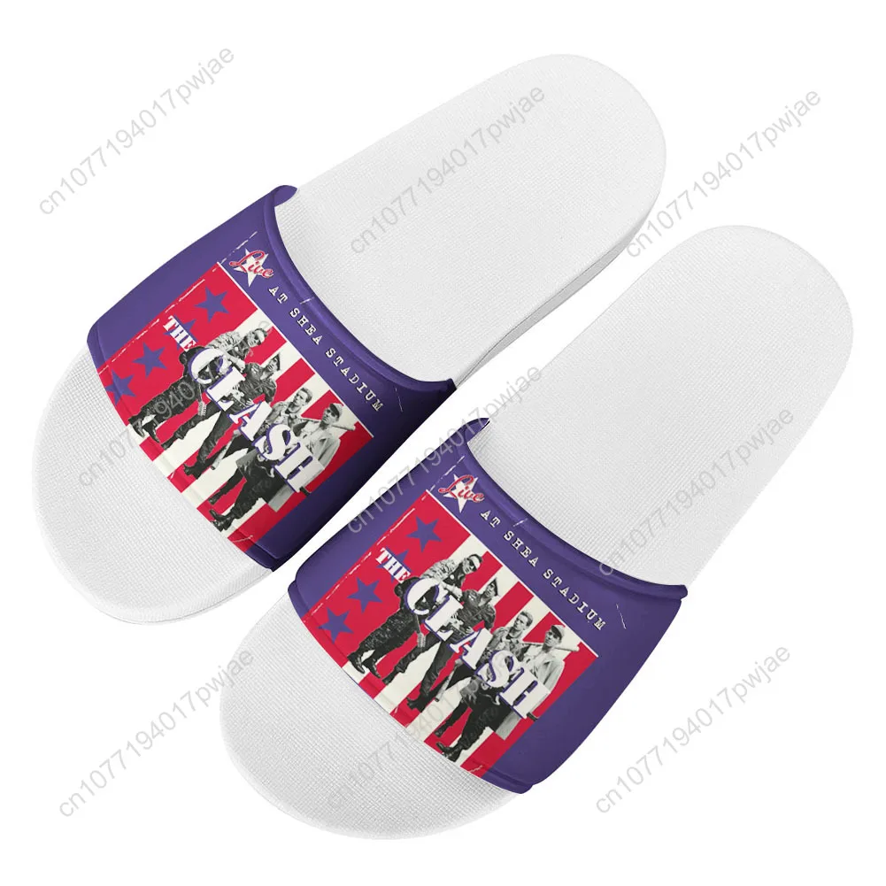 شباشب The Clash Rock Band أحذية مائية منزلية للرجال والنساء شبشب صيفي ريترو ستريت داخلي خارجي دش خفيف صنادل حمام السباحة #4