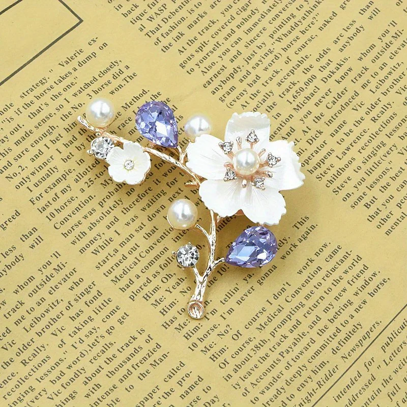 High Quality Shell Pearl Flower Brooches for Women Elegant Fashion Pin Crystal Wedding Jewelry