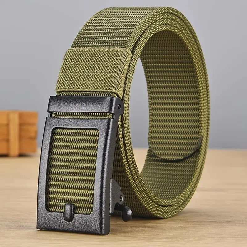 A Men\'s Automatic Buckle Canvas Belt, Available In 6 Colors, Suitable For Outdoor Sports.