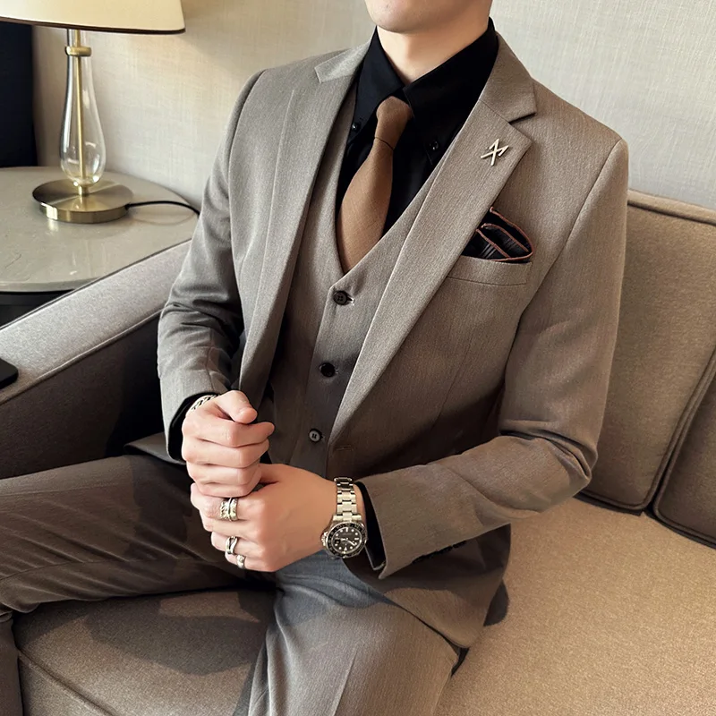 

High-quality, fashionable, stylish and versatile British and Korean style slim-fit men's casual solid-color business suit three-