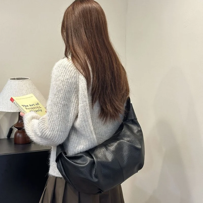 

Stylish Leather Crossbody Bag Minimalist Unique Fashionable Trendy Large Capacity Solid Color Commuter For Women