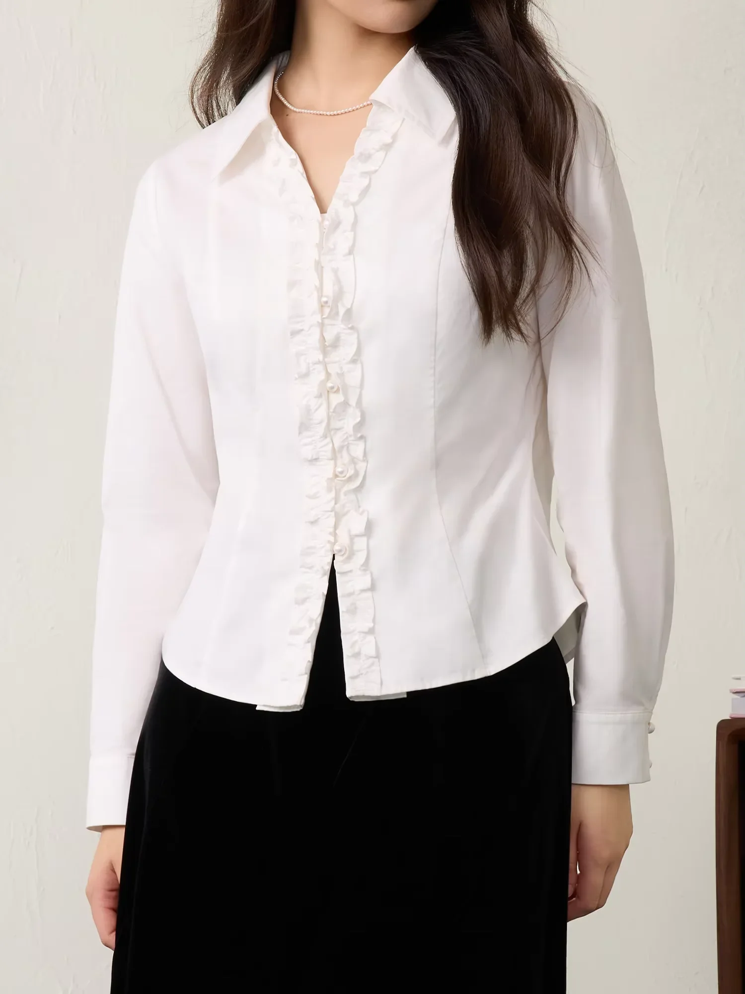 

DUSHU Plus Size Women's Unique Design V Neck Shirt 2025 Spring New Commuting Casual V-neck White Chic Shirt for Women 25DS81055