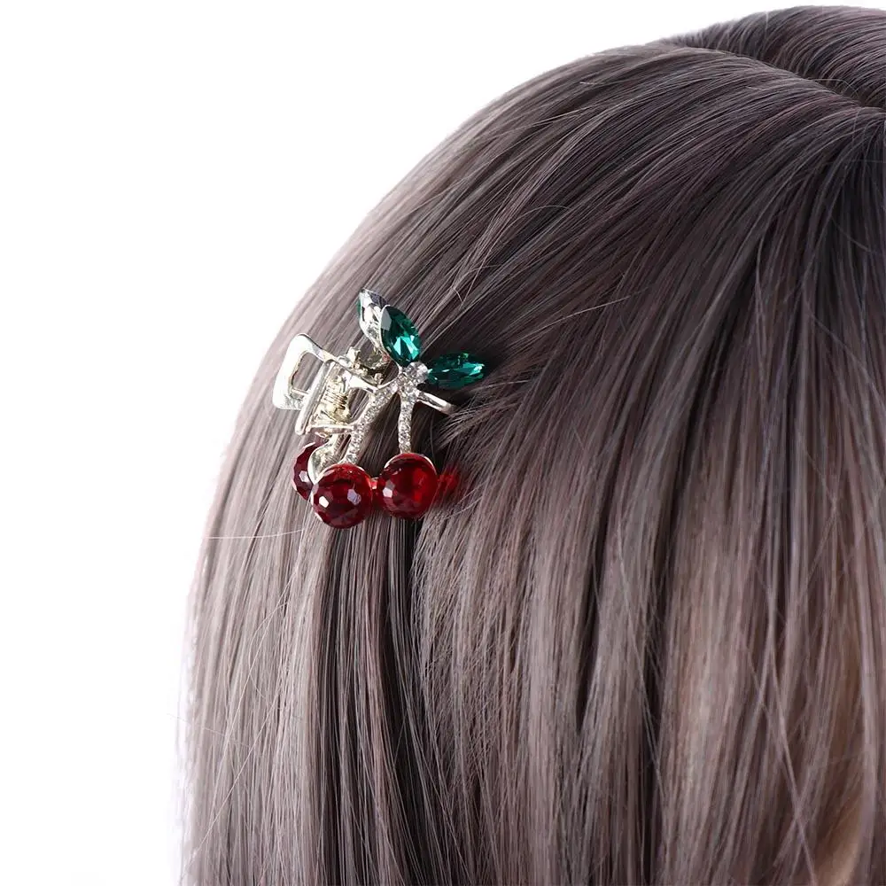 Semplici artigli per capelli piccoli con diamanti carini Mini copricapo rosso stile coreano con strass Forcina per capelli con ciliegia Accessori per capelli femminili