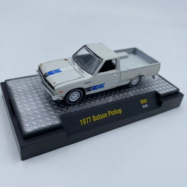 M2 Machines 1:64  1977 Datsun Pickup Diecast Model Car Kids Toys Gift