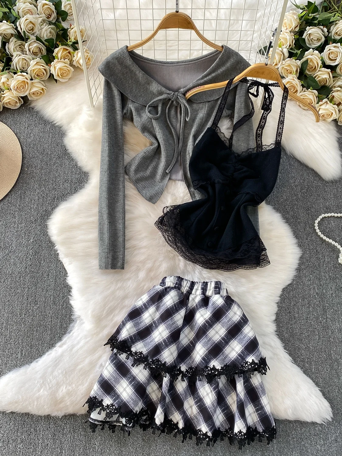 

Chic Plaid Dr Set with Lace Trim Open Cardigan And Belted ort Skirt for Women Trendy Autumn Outfit Tee-Piece Suit