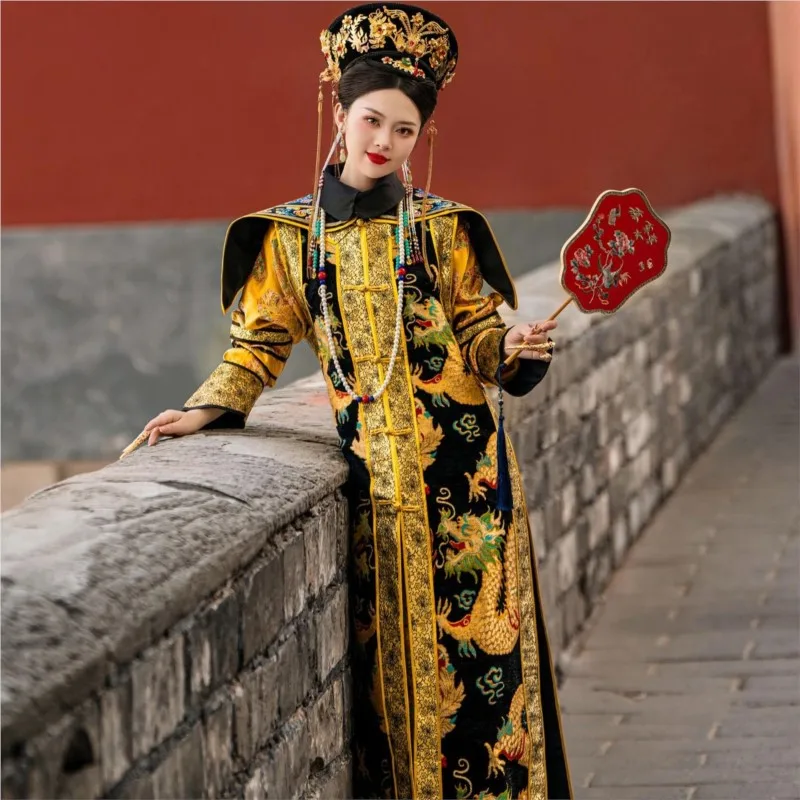 Viajar para disparar ropa cine y televisión vestido antiguo tradicional magnífico boda