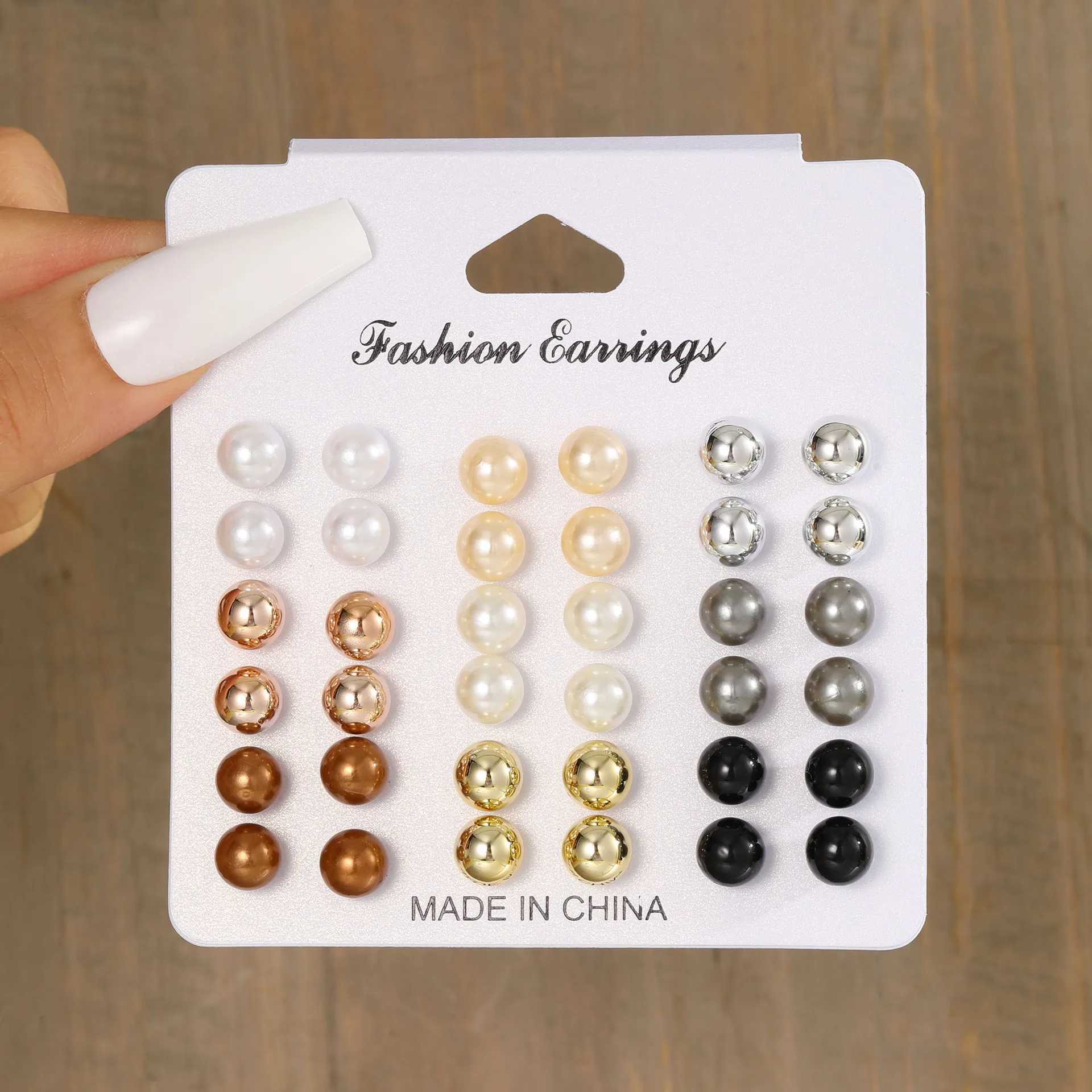 Popular Retro Mixed Color Pearl Earring Set, 18 Pairs, Women's Fashionable and High-end Earrings