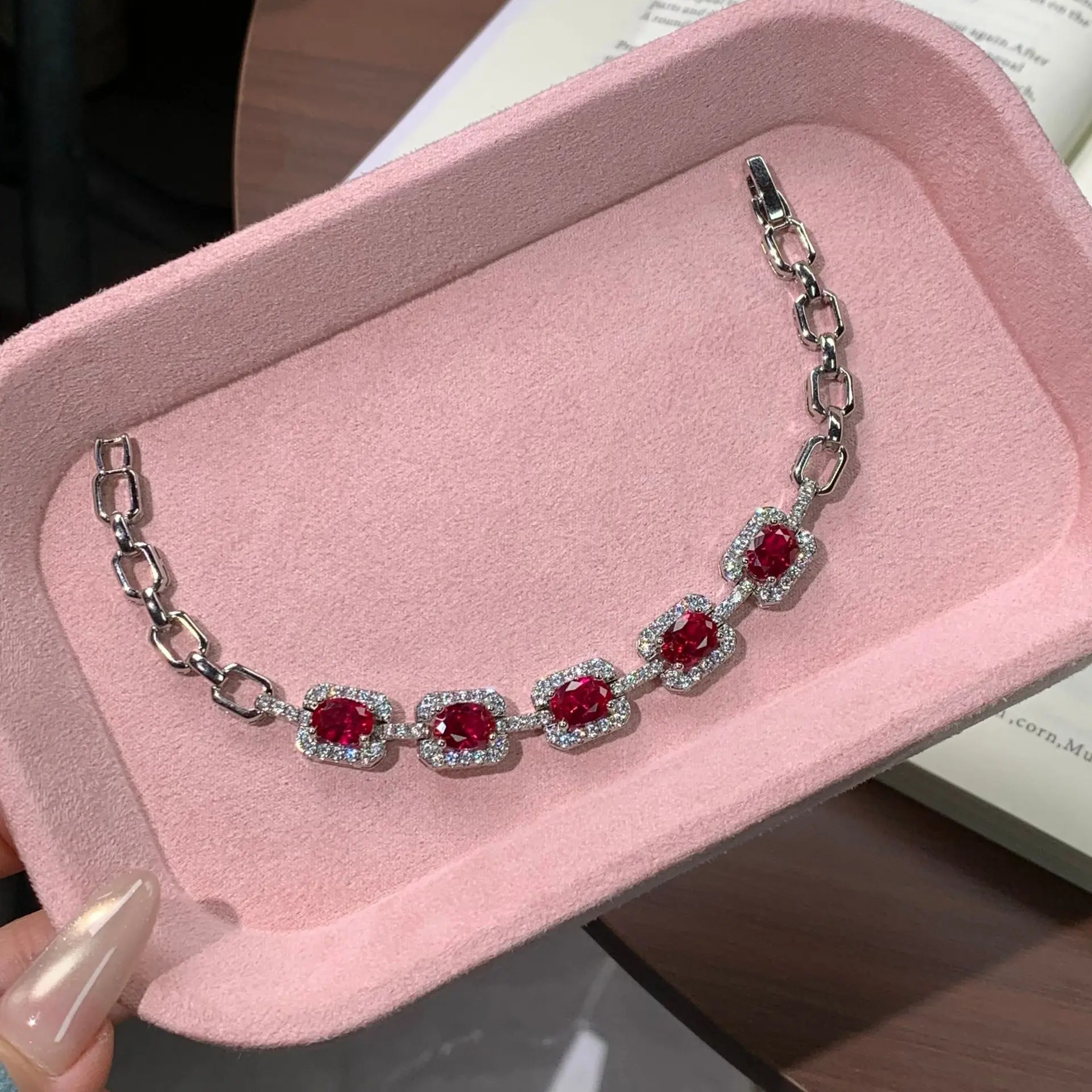 Fashionable and simple style cultivating gemstone bracelet - a versatile daily accessory for young people