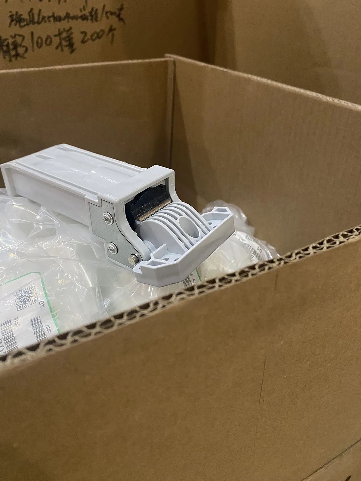 

1 комплект шарнира ADF в сборе CQ819-60011 для HP LaserJet Enterprise 700 Color M725 M775 MFP M725dn M725f M725z M775dn M775