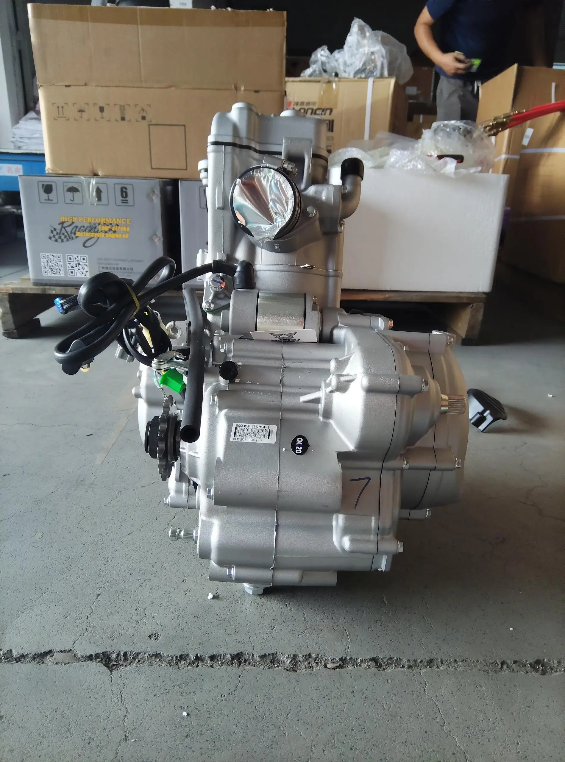 ZS177MM-B Low Fuel Consumption Durable Motorcycle Motor Engine Zongshen NC250SR Off-road Spare Parts view 4