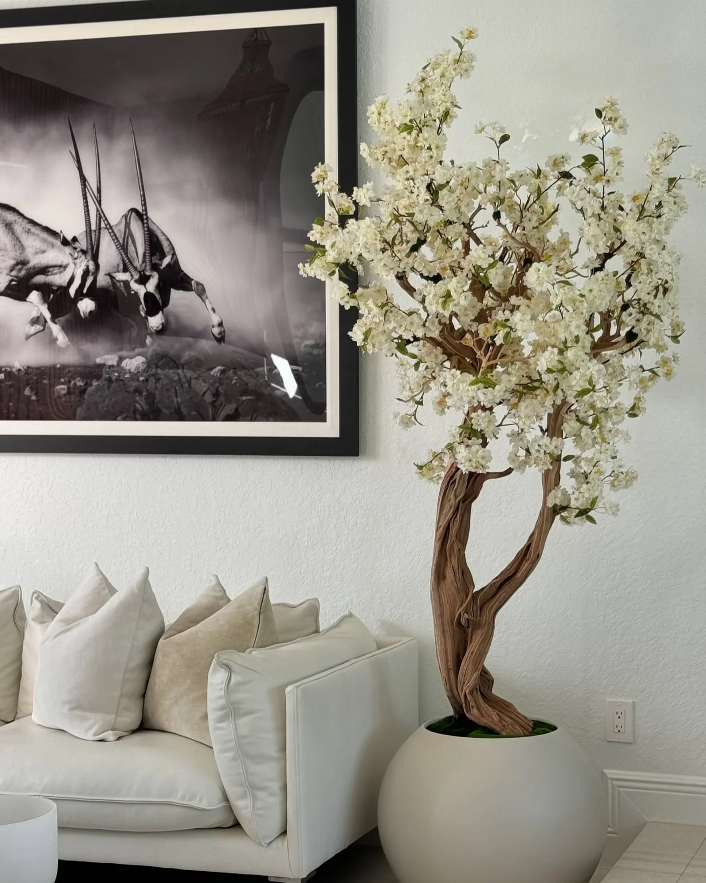 Handmade artificial shape curved cherry blossom tree wedding home hotel decoration indoor artificial tree and plant