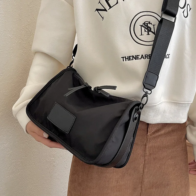 Women's Shoulder Bag Black Nylon Large Capacity Korean-style Solid Color Zipper Casual Crossbody Bag New Design Trendy All-match
