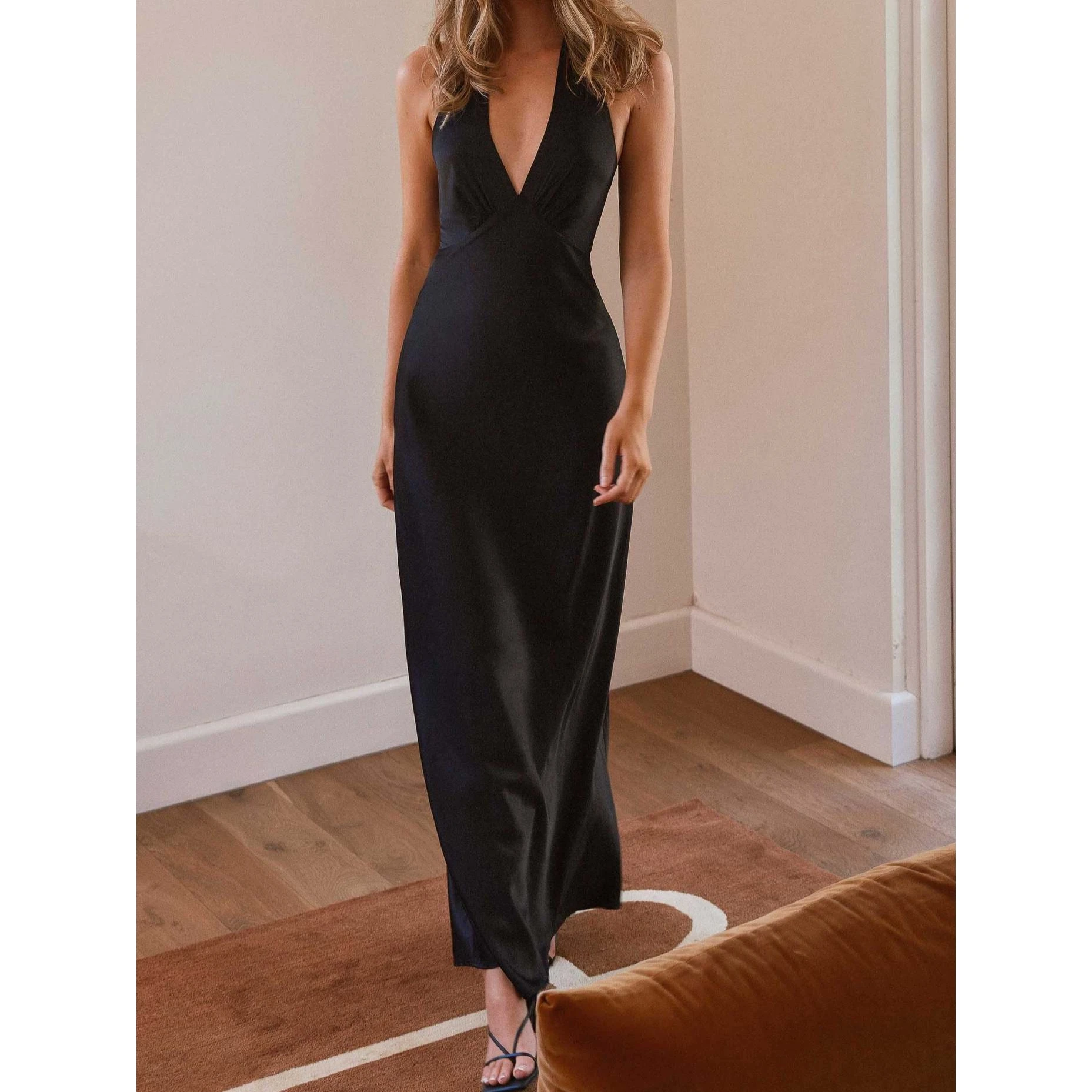 Fashionable Sexy V-Neck Long Dress Strapless Backless Slim Fit Satin Material High Waist Short Pants Polyester Fabric