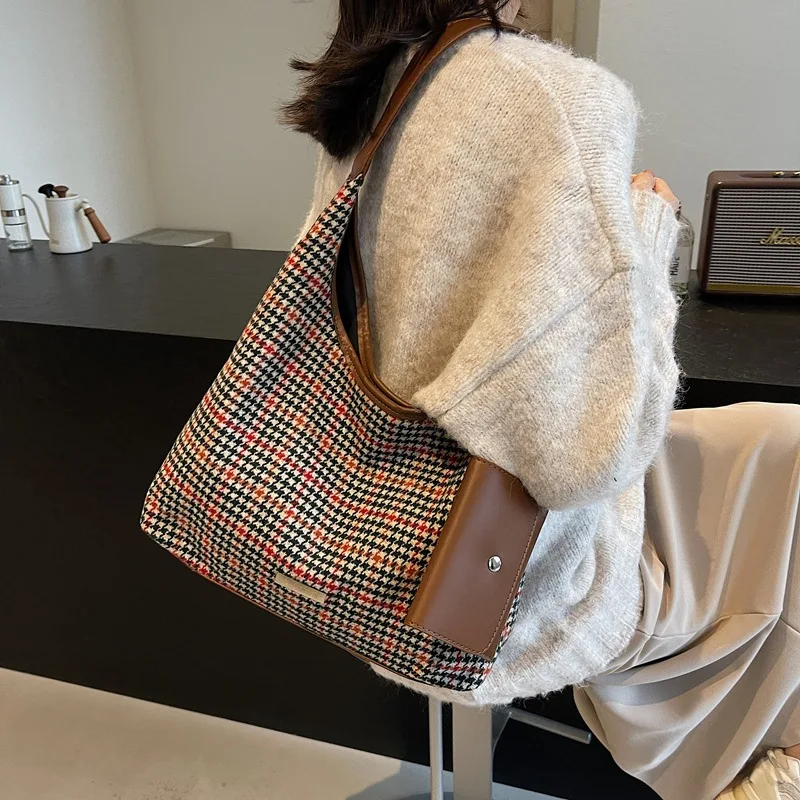 

Large-Capacity Women's Bag 2025 A/W - New Retro Tote, Popular Mother-Daughter Bucket, Versatile Single-Shoulder