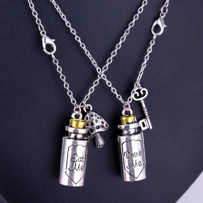 Fashion Vintage Charm Alice In Wonderland Torque The Album\'s Title Eat Me Drink Me Charm Pendant Alloy Bottle Pendant Necklace