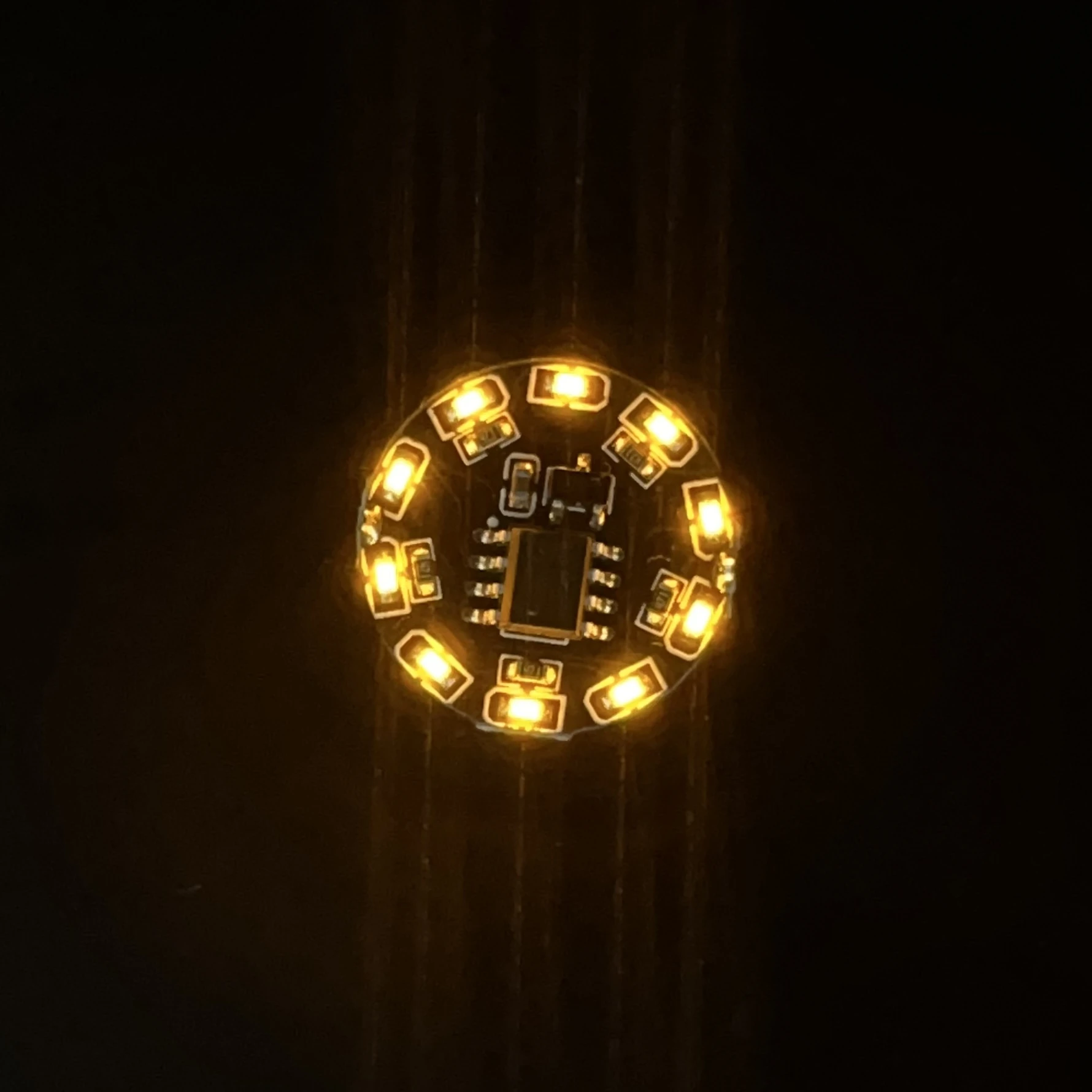  1x 16 Modi LED Magnetischer Lichtschalter Steuerung Flusslichter Drahtlose Lampe Spielzeug Robotermodell Magnetischer Induktionsschalter mit Batterie – Detail 7