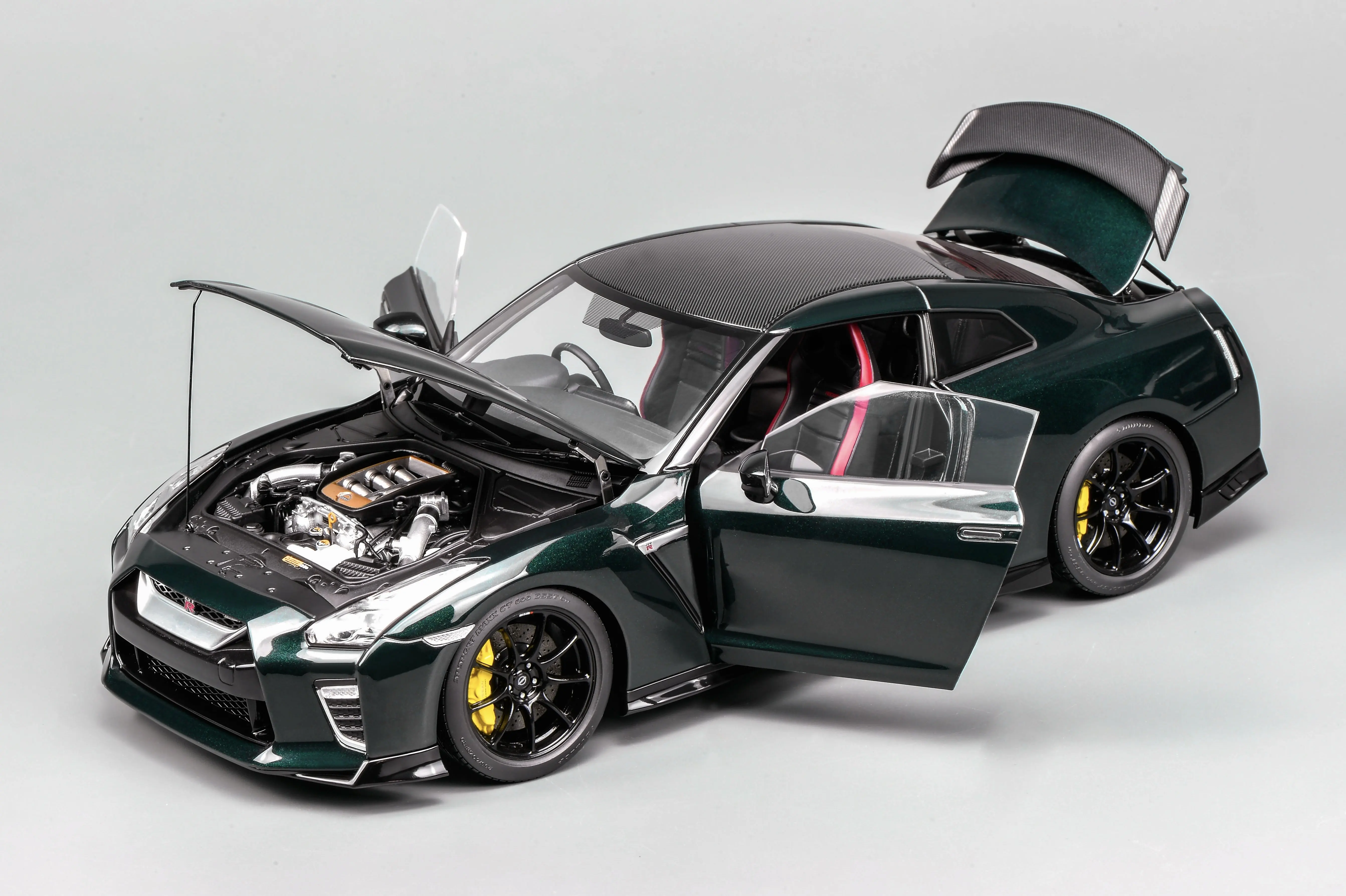 Diecast MH 1:18 Scale GT-R NISMO (R35) 2022 Alloy Car Model