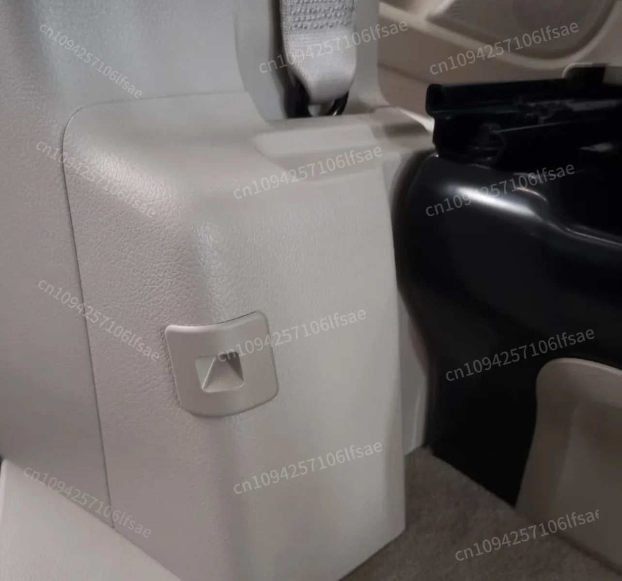 

Fujian V260 inner bend light, light, commercial vehicle B-pillar lower trim panel LED light V-class B-pillar lower lighting