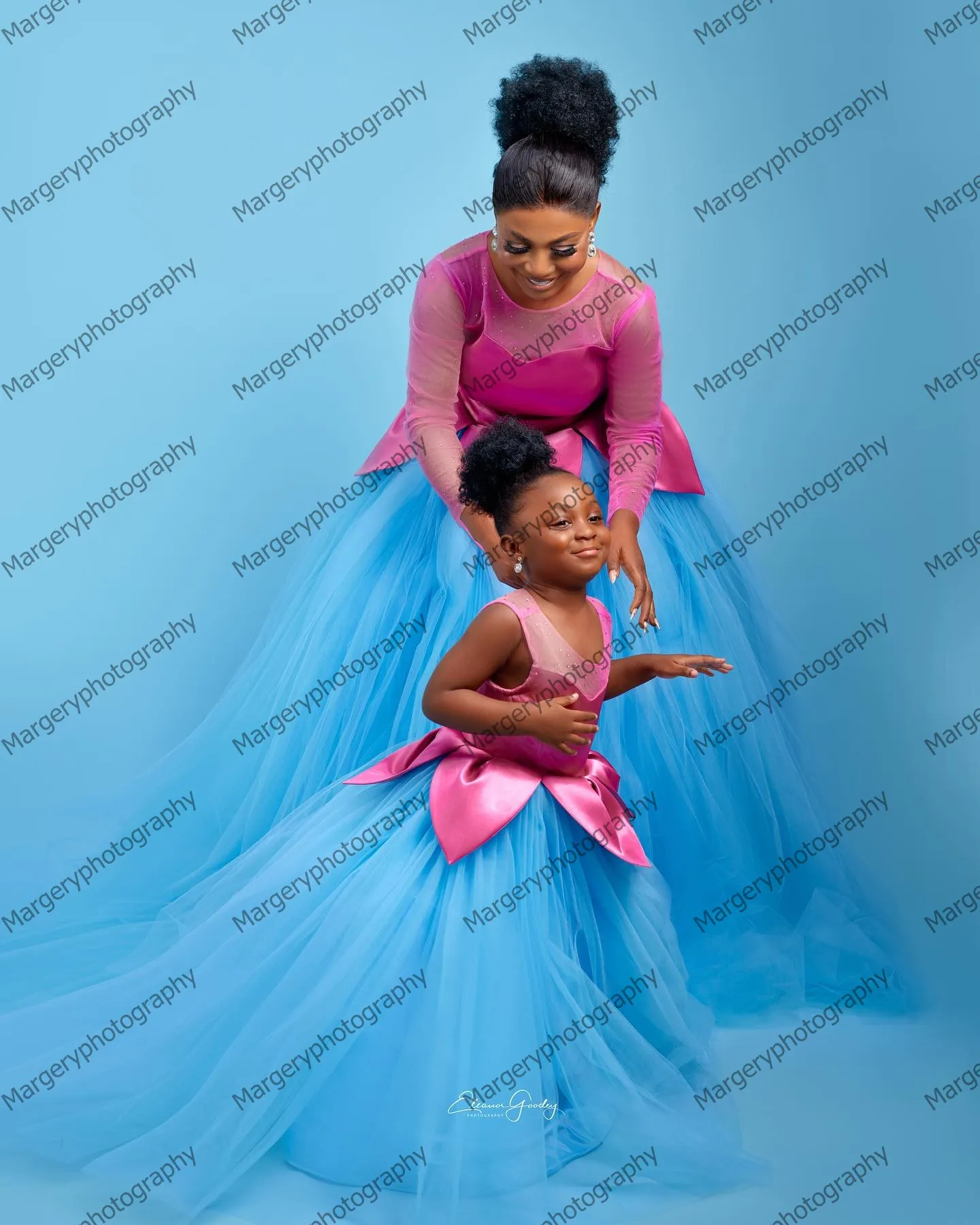 2024 Fashion Mesh Mother And Kids Prom Dresses Pretty Satin Ruffles Puffy Party Ball Gowns Mom And Daughter Photo-shoot Dress