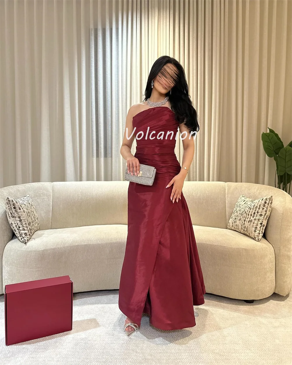 Tamaños de estilo moderno personalizados disponibles Charmeuse drapeado acanalado recto sin tirantes vestidos largos vestidos de ocasión a medida elegantes