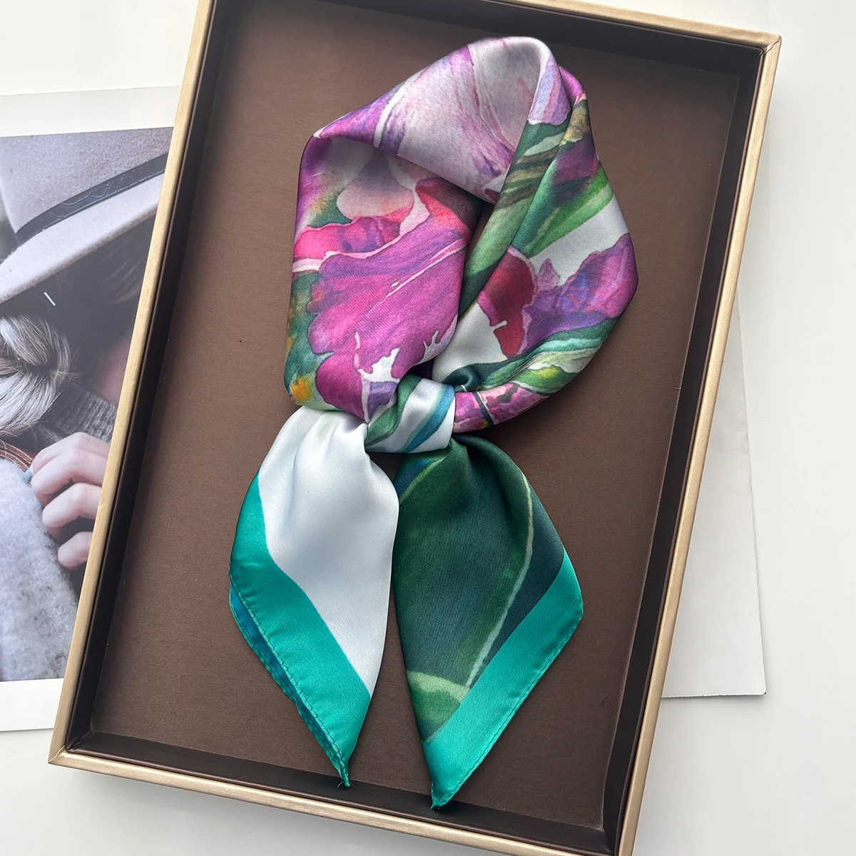 

Luxury Printed Square Scarf For Women Soft Satin Imitation Silk Scarves Bandanas Hijab Green Neckerchief Elegant Shawl Wraps