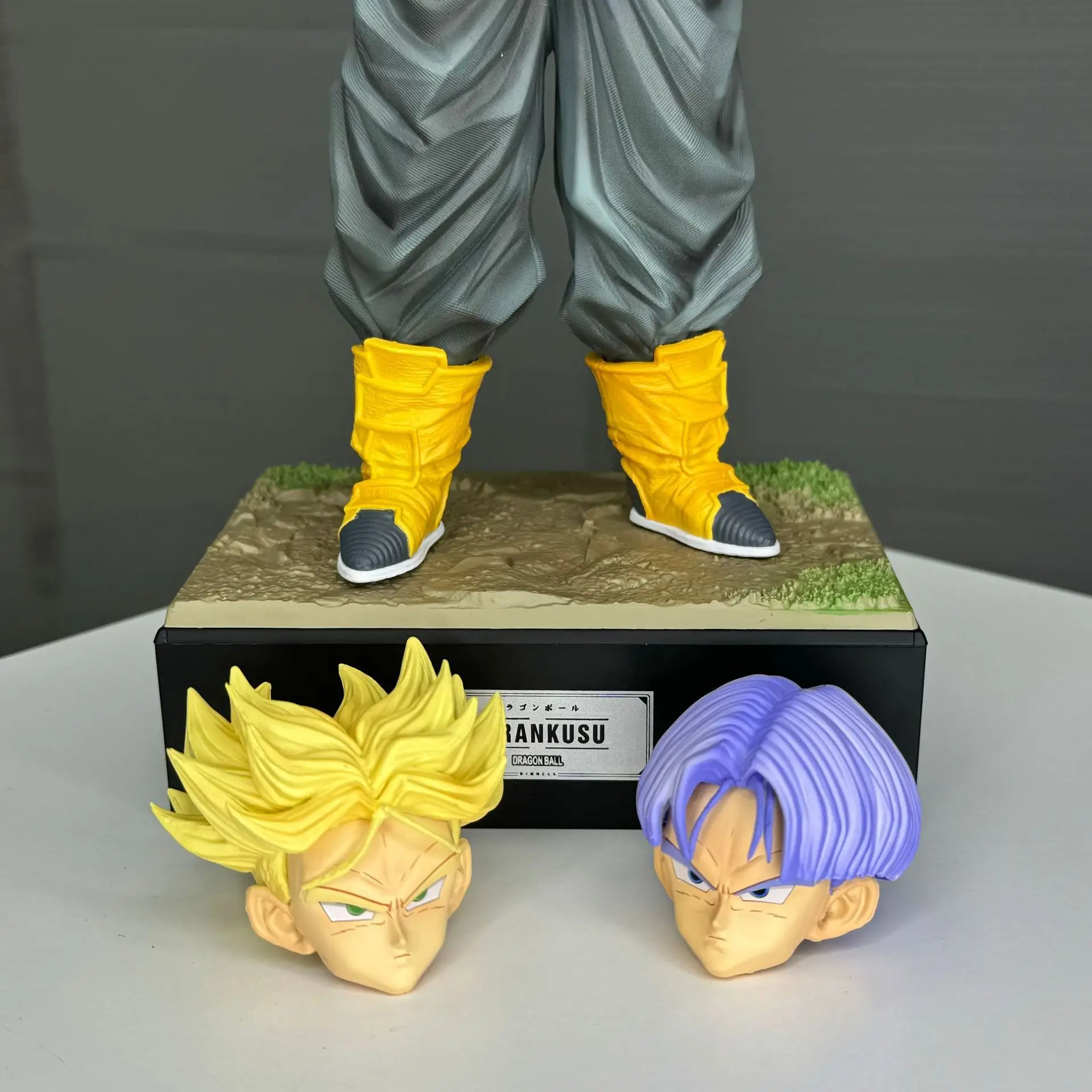 New Anime Dragon Ball Z Trunks Figure Super Saiyan Future Trunks Figurine Action Figures 30cm Pvc Statue Collectible Model Toys