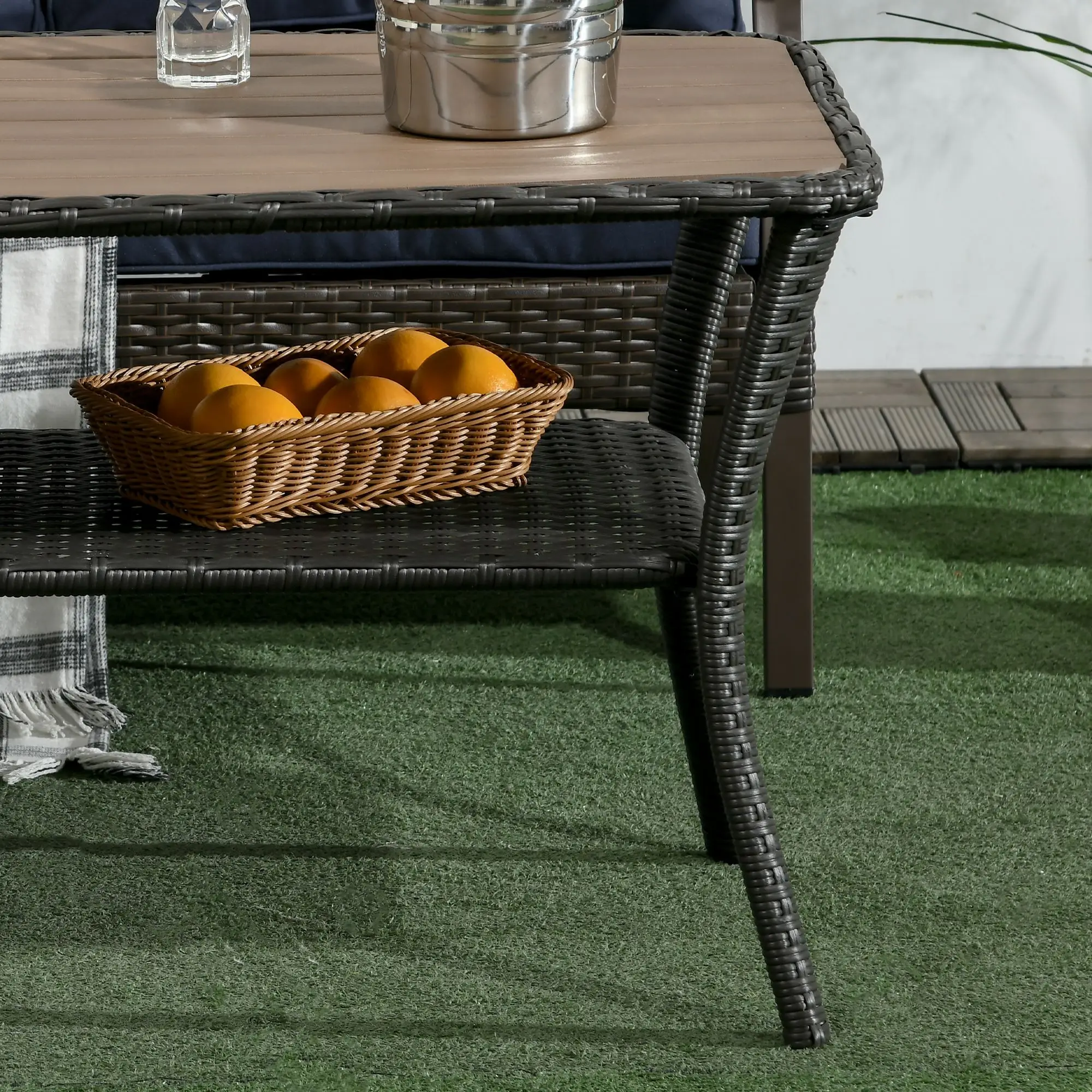 لطاولة القهوة Outsunny Patio Rattan مع رف تخزين وطاولة جانبية من الخوص والخشب والبلاستيك المركب باللون البني المختلط