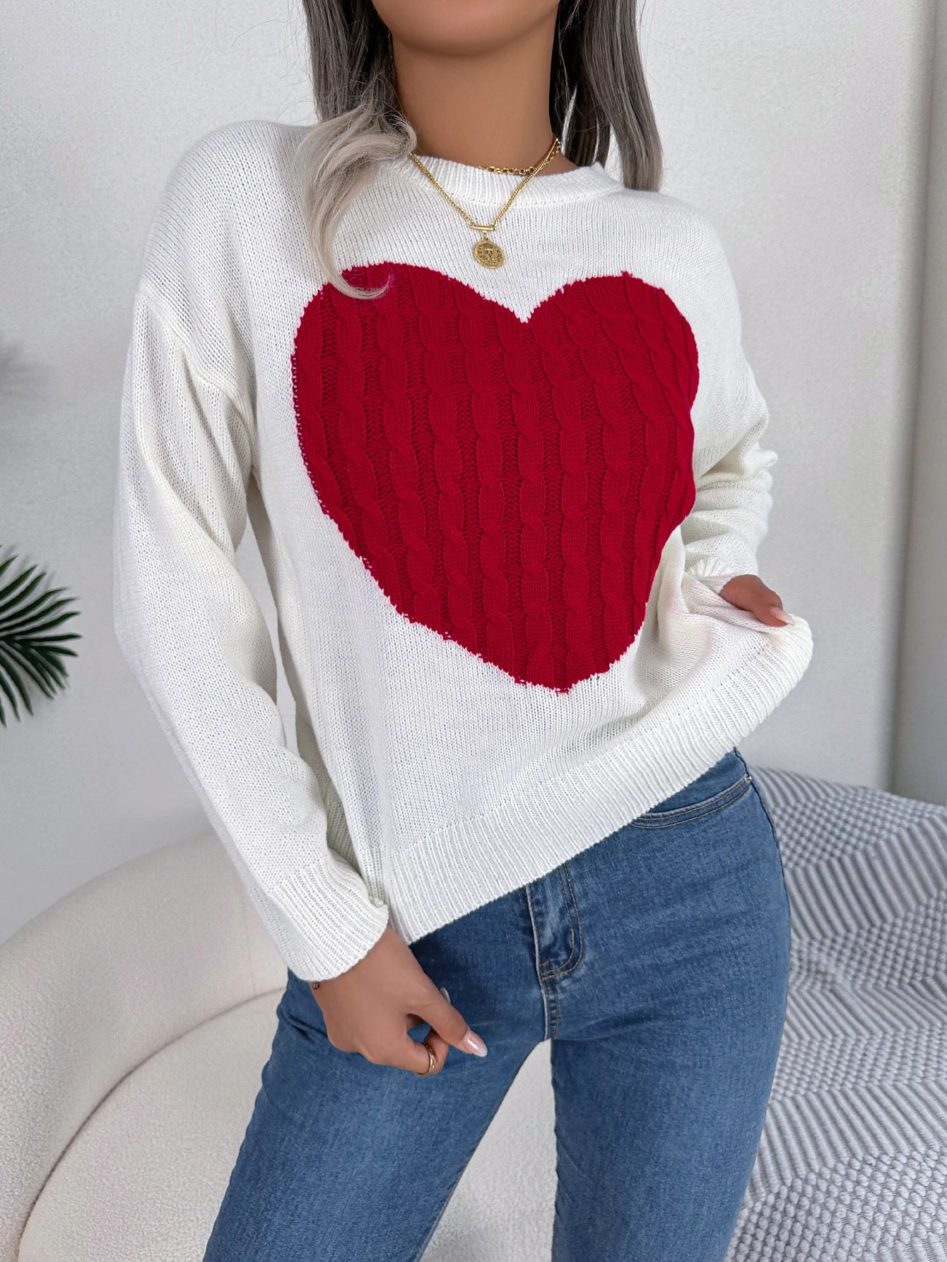 Autumn and Winter Sweet Contrasting Color Heart Pattern Long Sleeved Pullover Sweater