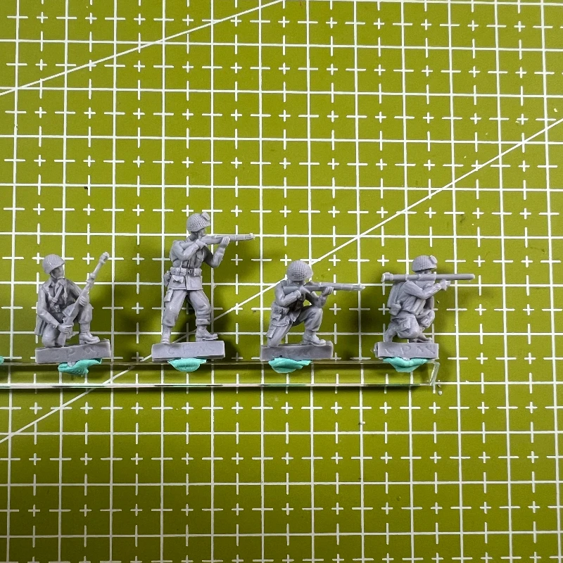 

Precision 1/72 Resin Model Kit GK, 4-person Model of US Airborne Troops, Unpainted