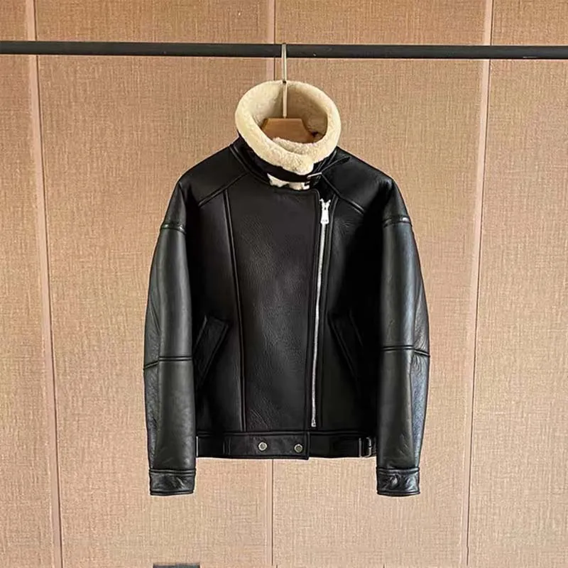 معطف فرو الأغنام الطبيعي الحقيقي للجلد بالكامل بياقة مقلوبة معطف نسائي شتوي سميك ودافئ على طراز الدراجة النارية