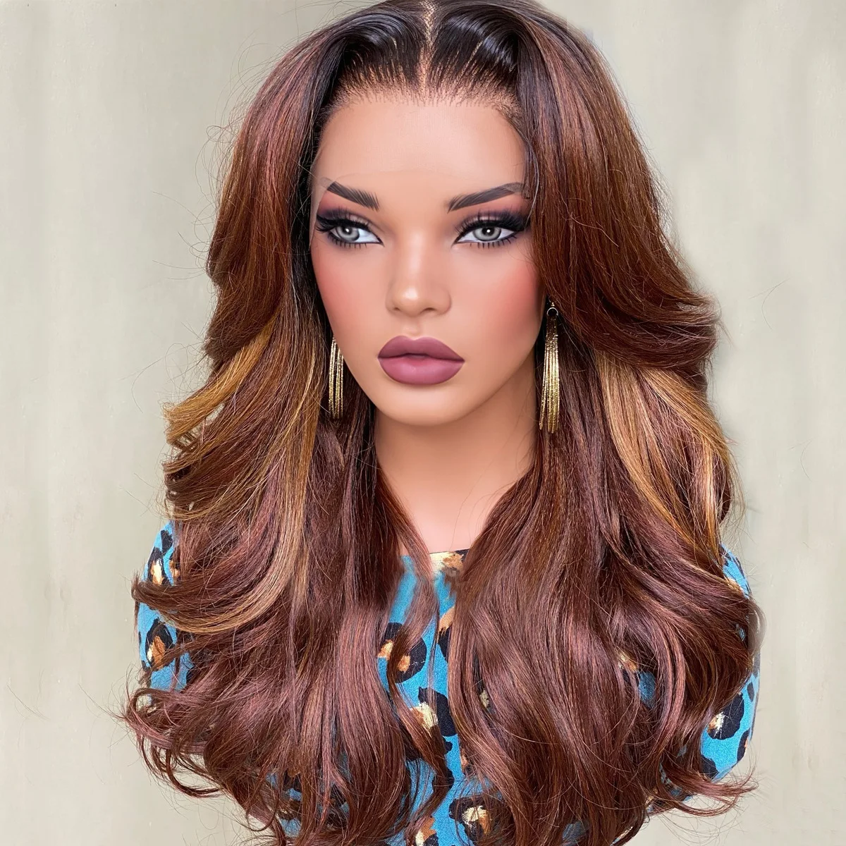 رأس عارضة أزياء أنثى مع كتف مزدوج، شعر مستعار، إكسسوارات ودعامة عرض القبعة، رأس عارضة أزياء لعرض النافذة #1