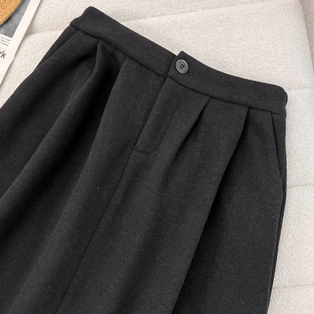

Korean Women's Thick Wool Overskirt Winter Leisure Commuter Wind Big Pendulum Skirt for Fashionable Ladies