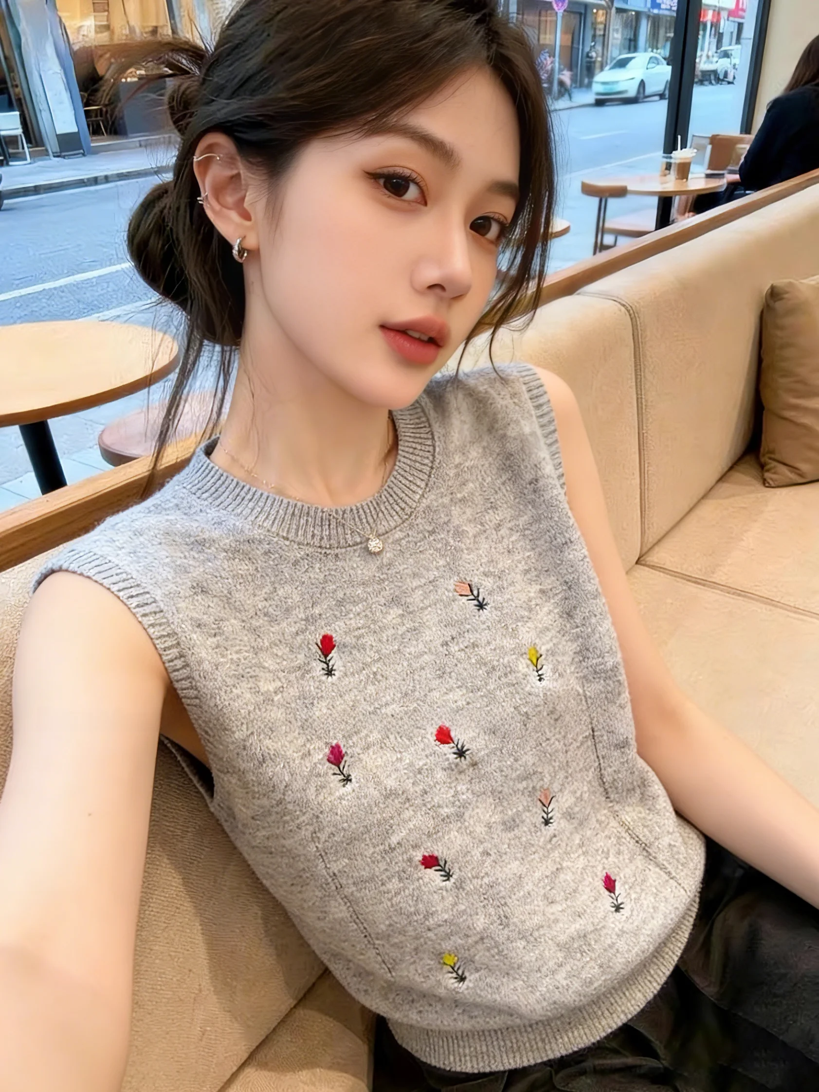 

Heavy Embroidery Self-Kept Style Flower Pattern Knitted Vest Women's Spring New Design Top Layered Clothing Korean Style