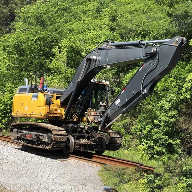 Wheel Track Railroad Hi Rail Excavator Maintenance Of Railway