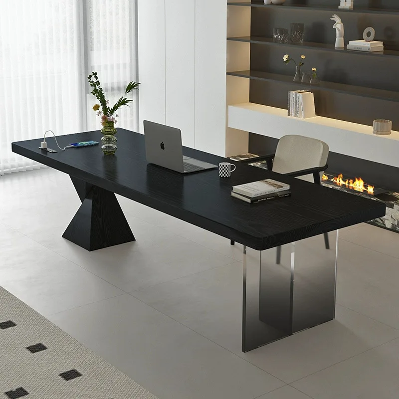 

Большой письменный стол из массива дерева для гостиной с розеткой, итальянский минималистичный бытовой светильник, роскошный компьютерный стол, рабочий стол, верстак