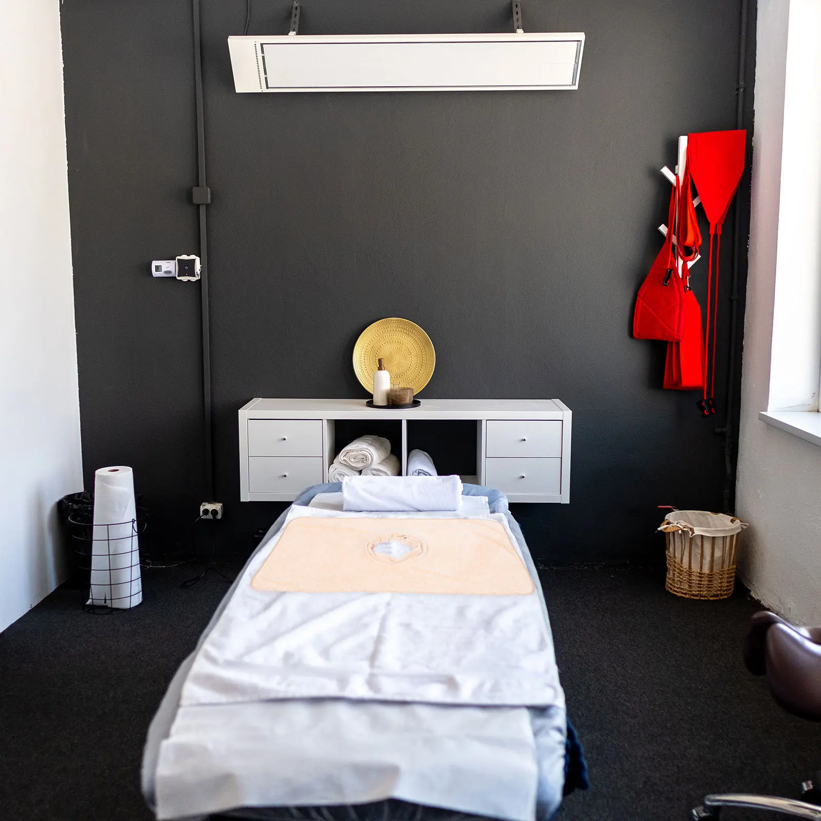 

Facial Bed Cover Sheet Massage Bed Cover Khaki 80x40cm Beauty Salon Face Hole Towel Spa Supplies Massage Sheets