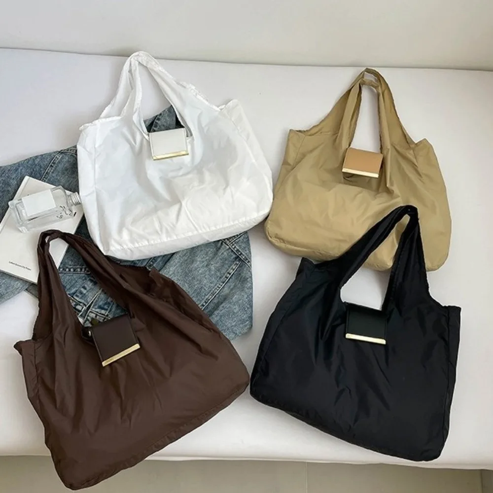 

Reusable Mini Keychain Tote Bag Lightweight Large Capacity Foldable Shopping Bag Eco-Friendly Key Ring Expandable Reusable Bag