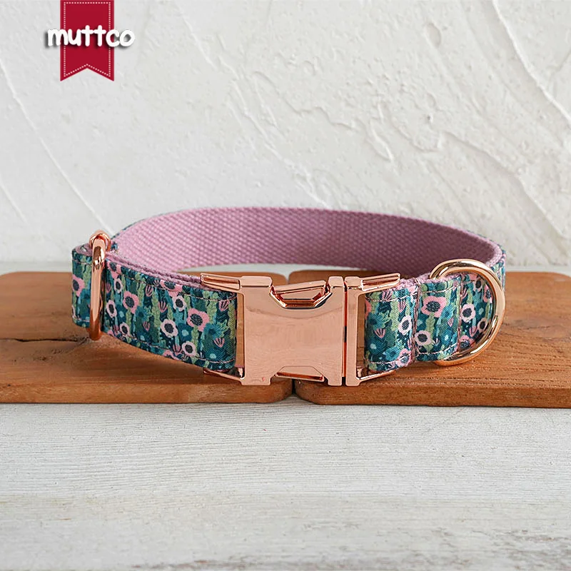 MUTTCO it is a dog collar with a vintage print JUNGLE VIOLET that shows off a unique style UDL178