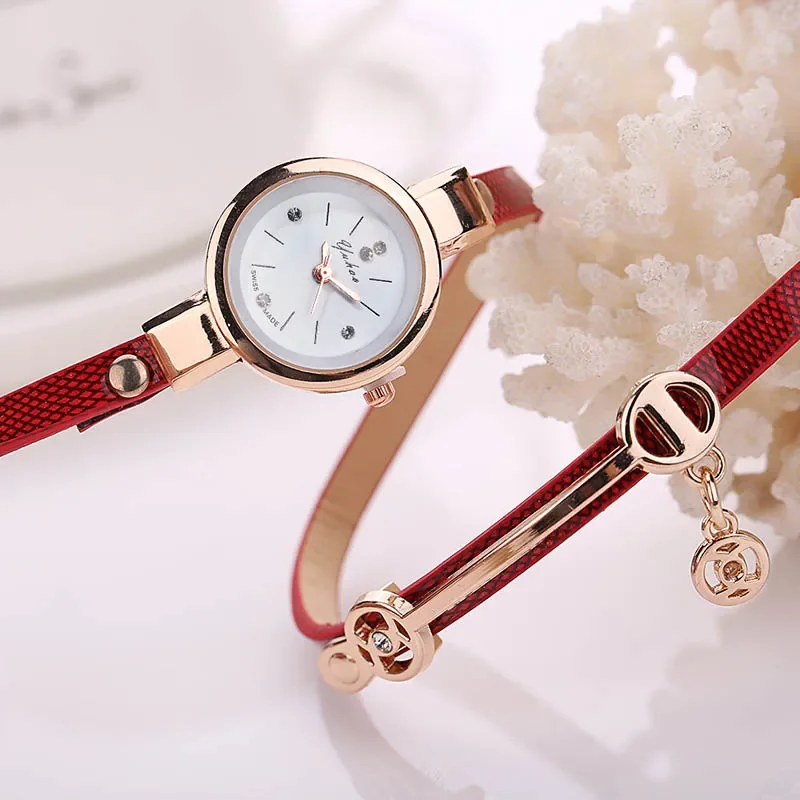 2024 New Ladies Fashion Women Watch Long Clock Faux Leather Band Strap Wristwatch Rhinestone Quartz Wrist Watch Montre Relógio