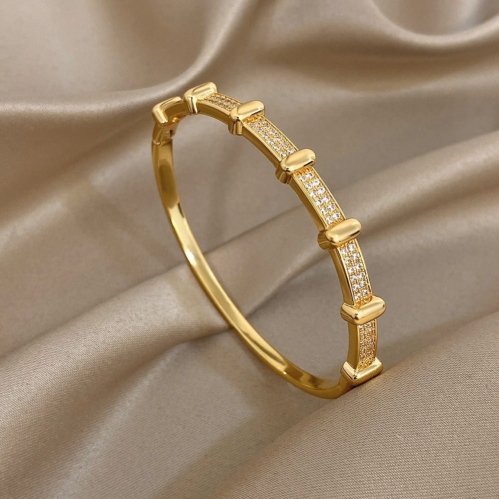 

Freetry Elegant Zircon Gold Plated Bangle Bracelet for Women Luxury Irregular Geometry Open Spring Buckle Bangle Jewelry Gifts