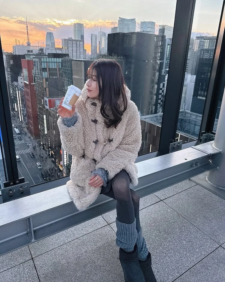 2025 Winter New Women's Faux Fur Jackets Japanese Style Ladies Thickened Plush Hooded Coat Female Daily Loose Casual Fur Jacket