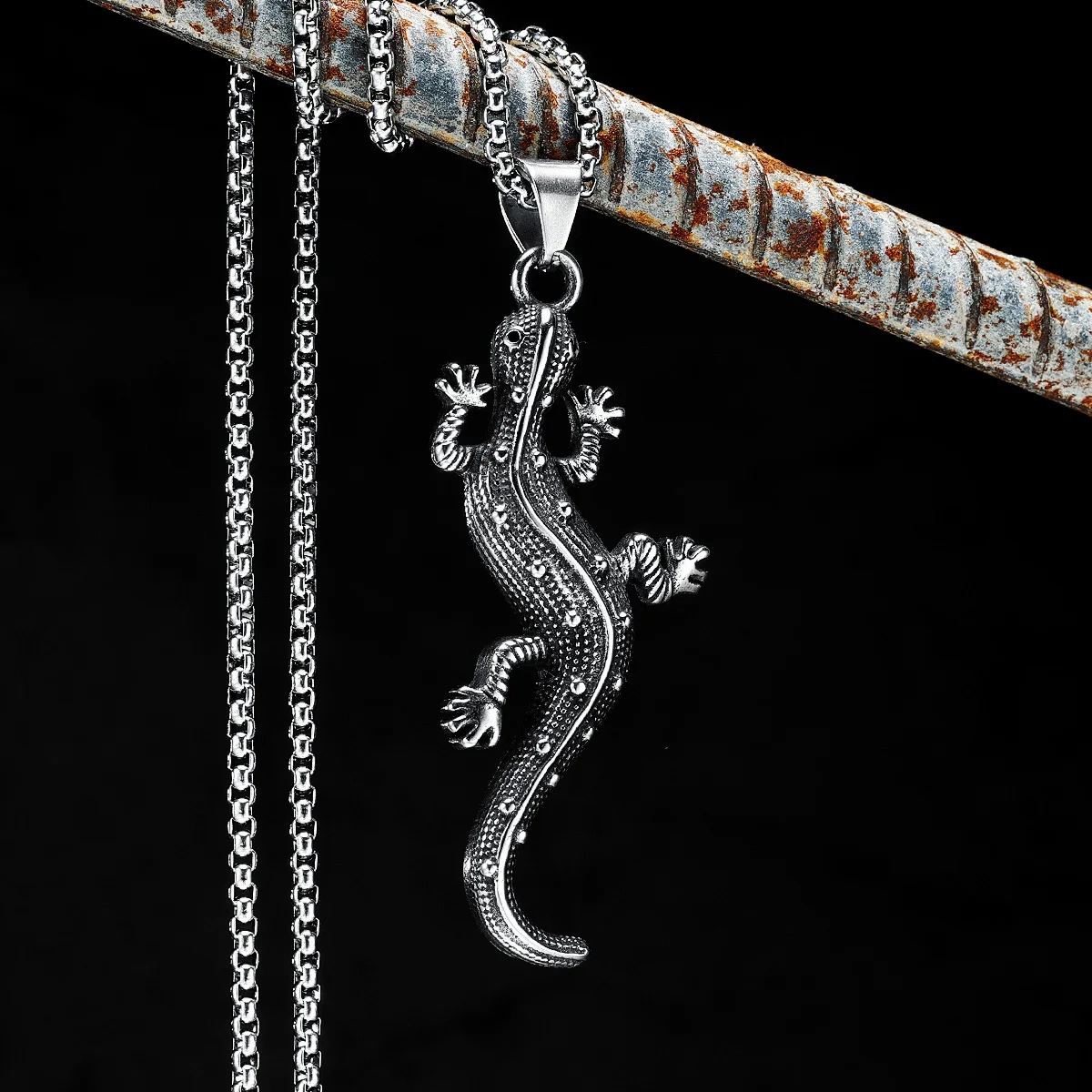 

Gecko Lizard Necklaces 316L Stainless Steel Retro Men Pendants Chain Rock Punk Party for Friend Male Jewelry Amulet Best Gift